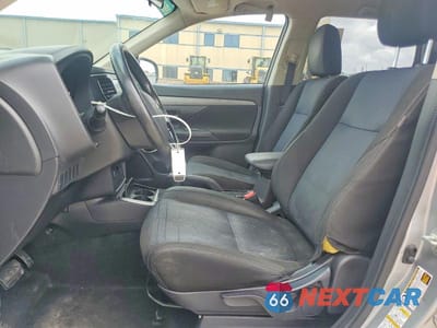 Zdjęcie 7 z 12 samochodu: 2018 MITSUBISHI OUTLANDER SE VIN:JA4AD3A35JJ002089 - miniatura
