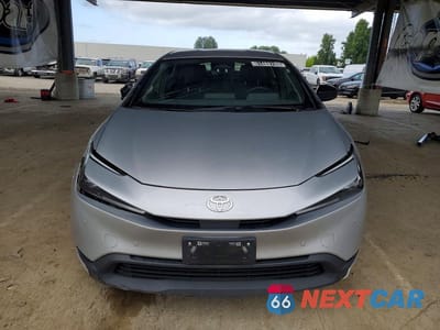 Piąte zdjęcie samochodu w środku: 2024 TOYOTA PRIUS LE VIN:JTDACAAU7R3019305 - miniatura