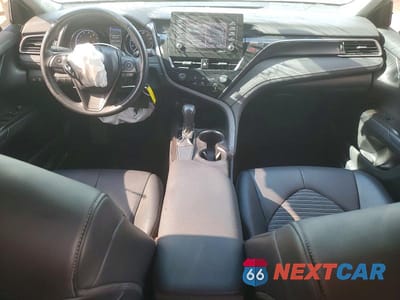 Zdjęcie 8 z 12 samochodu: 2021 TOYOTA CAMRY SE VIN:4T1G11AK6MU471615 - miniatura