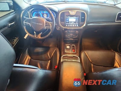 Zdjęcie 8 z 13 samochodu: 2016 CHRYSLER 300C VIN:2C3CCAEG9GH294783 - miniatura