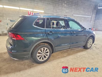 Trzecie zdjęcie samochodu z tyłu: 2019 VOLKSWAGEN TIGUAN SE VIN:3VV2B7AX1KM155021 - miniatura