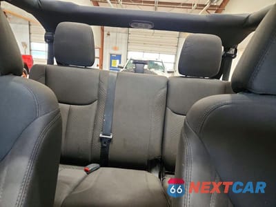 Zdjęcie 10 z 12 samochodu: 2016 JEEP WRANGLER UNLIMITED SPORT VIN:1C4BJWDG1GL266118 - miniatura