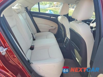 Zdjęcie 10 z 12 samochodu: 2022 CHRYSLER 300 VIN:2C3CCADG8NH249266 - miniatura