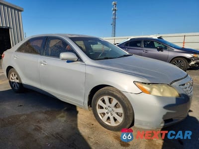 Czwarte zdjęcie samochodu z boku: 2007 TOYOTA CAMRY XLE V6 VIN:4T1BK46K37U034497 - miniatura