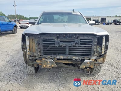 Piąte zdjęcie samochodu w środku: 2018 CHEVROLET SILVERADO K1500 LT VIN:1GCUKREC8JF133980 - miniatura