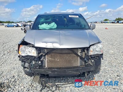 Piąte zdjęcie samochodu w środku: 2019 DODGE GRAND CARAVAN SXT VIN:2C4RDGCG9KR518226 - miniatura