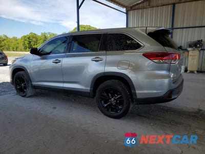 Drugie zdjęcie samochodu z przodu: 2019 TOYOTA HIGHLANDER LE PLUS VIN:5TDZZRFH1KS347643 - miniatura