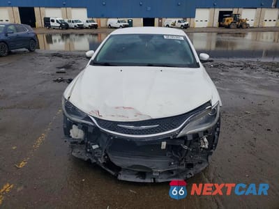 Piąte zdjęcie samochodu w środku: 2015 CHRYSLER 200 C VIN:1C3CCCCB8FN729642 - miniatura