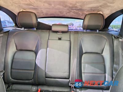 Zdjęcie 10 z 13 samochodu: 2019 JAGUAR F-PACE VIN:SADCK2GX8KA390420 - miniatura