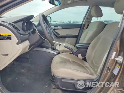 Zdjęcie 7 z 12 samochodu: 2013 KIA FORTE EX VIN:KNAFU4A29D5696157 - miniatura