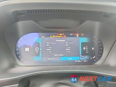 Zdjęcie 9 z 13 samochodu: 2026 VOLVO XC40 PLUS VIN:YV4L12UC9T2710921 - miniatura