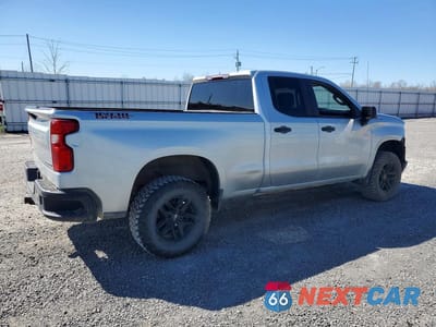Trzecie zdjęcie samochodu z tyłu: 2019 CHEVROLET SILVERADO K1500 TRAIL BOSS CUSTOM VIN:1GCRYCEF2KZ246318 - miniatura