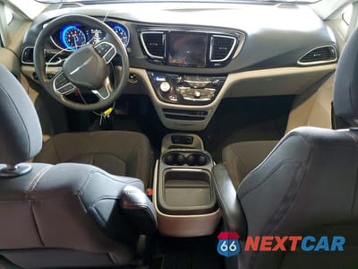 Zdjęcie 8 z 13 samochodu: 2020 CHRYSLER PACIFICA TOURING VIN:2C4RC1FG3LR117736 - miniatura