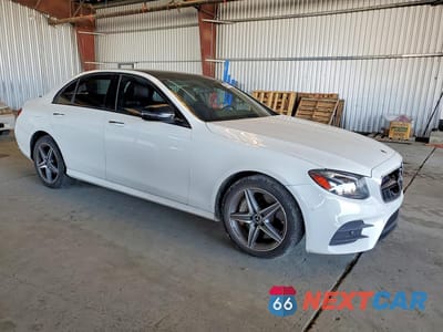 Czwarte zdjęcie samochodu z boku: 2018 MERCEDES-BENZ E 300 VIN:WDDZF4JB0JA309563 - miniatura