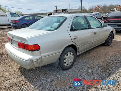 Trzecie zdjęcie samochodu z tyłu: 2000 TOYOTA CAMRY CE VIN:4T1BG22K4YU006656 - miniatura