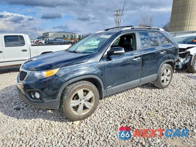 2013 KIA SORENTO EX 5XYKUDA62DG387691 - główne zdjęcie licytacji z USA - miniatura