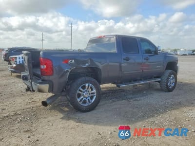 Trzecie zdjęcie samochodu z tyłu: 2011 CHEVROLET SILVERADO K2500 HEAVY DUTY LT VIN:1GC1KXC89BF233299 - miniatura