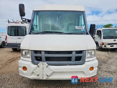 Piąte zdjęcie samochodu w środku: 2016 ISUZU NPR VIN:JALB4T179G7W00333 - miniatura