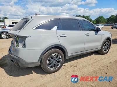 Trzecie zdjęcie samochodu z tyłu: 2025 KIA SORENTO S VIN:5XYRL4JC6SG406893 - miniatura
