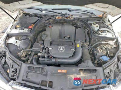 Zdjęcie 11 z 12 samochodu: 2013 MERCEDES-BENZ C 250 VIN:WDDGF4HB7DR252264 - miniatura