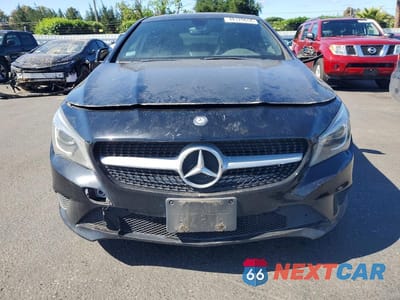Piąte zdjęcie samochodu w środku: 2014 MERCEDES-BENZ CLA 250 VIN:WDDSJ4EB0EN138824 - miniatura