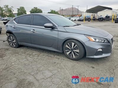 Czwarte zdjęcie samochodu z boku: 2021 NISSAN ALTIMA 2.5 SV VIN:1N4BL4DVXMN357102 - miniatura