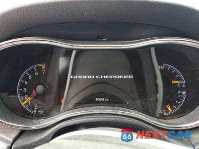 Zdjęcie 9 z 13 samochodu: 2018 JEEP GRAND CHEROKEE LAREDO VIN:1C4RJFAGXJC420741 - miniatura
