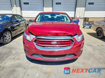 Piąte zdjęcie samochodu w środku: 2017 FORD TAURUS LIMITED VIN:1FAHP2F82HG129874 - miniatura