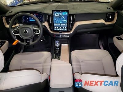 Zdjęcie 8 z 13 samochodu: 2026 VOLVO XC60 PLUS VIN:YV4M12RC9T1365327 - miniatura