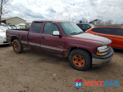 Czwarte zdjęcie samochodu z boku: 2001 CHEVROLET SILVERADO C1500 VIN:2GCEC19V311350178 - miniatura