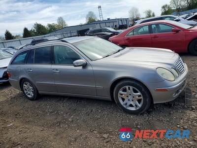Czwarte zdjęcie samochodu z boku: 2004 MERCEDES-BENZ E 320 4MATIC VIN:WDBUH82J64X117141 - miniatura