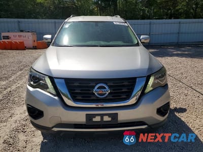 Piąte zdjęcie samochodu w środku: 2017 NISSAN PATHFINDER S VIN:5N1DR2MMXHC910454 - miniatura