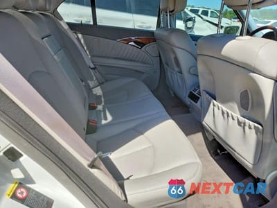 Zdjęcie 10 z 12 samochodu: 2007 MERCEDES-BENZ E 550 VIN:WDBUF72X97B019503 - miniatura