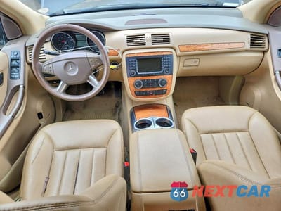Zdjęcie 8 z 13 samochodu: 2008 MERCEDES-BENZ R 350 VIN:4JGCB65E28A074309 - miniatura