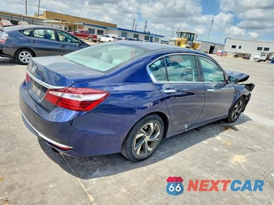 Trzecie zdjęcie samochodu z tyłu: 2017 HONDA ACCORD LX VIN:1HGCR2F35HA063229 - miniatura