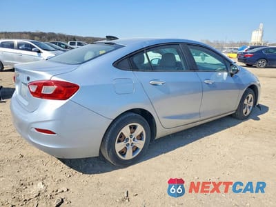 Trzecie zdjęcie samochodu z tyłu: 2017 CHEVROLET CRUZE LS VIN:1G1BC5SM1H7161921 - miniatura