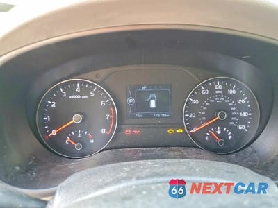 Zdjęcie 9 z 12 samochodu: 2018 KIA SPORTAGE EX VIN:KNDPNCAC9J7328620 - miniatura