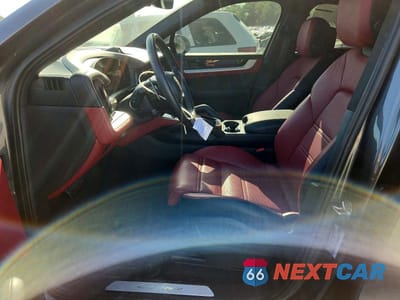 Zdjęcie 7 z 13 samochodu: 2024 PORSCHE CAYENNE COUPE VIN:WP1BA2AYXRDA49300 - miniatura