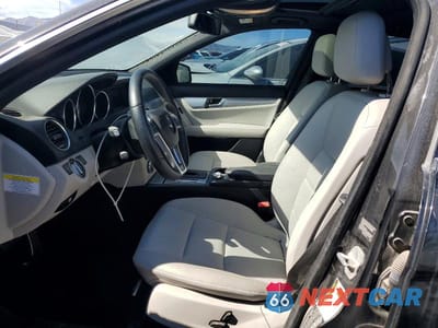 Zdjęcie 7 z 13 samochodu: 2014 MERCEDES-BENZ C 250 VIN:WDDGF4HBXEG237867 - miniatura