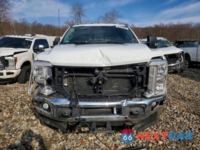 Piąte zdjęcie samochodu w środku: 2024 FORD F350 SUPER DUTY UTILITY / SERVICE TRUCK VIN:1FT8X3BT9REF02626 - miniatura