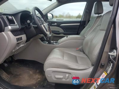 Zdjęcie 7 z 12 samochodu: 2015 TOYOTA HIGHLANDER XLE VIN:5TDJKRFHXFS119762 - miniatura