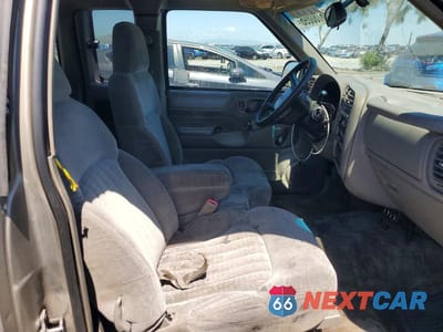 Zdjęcie 10 z 12 samochodu: 2001 CHEVROLET S TRUCK S10 VIN:1GCCS195318178726 - miniatura
