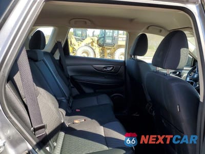 Zdjęcie 11 z 13 samochodu: 2018 NISSAN ROGUE S VIN:KNMAT2MV1JP551088 - miniatura