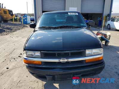 Piąte zdjęcie samochodu w środku: 1999 CHEVROLET S TRUCK S10 VIN:1GCCS14X7XK228127 - miniatura