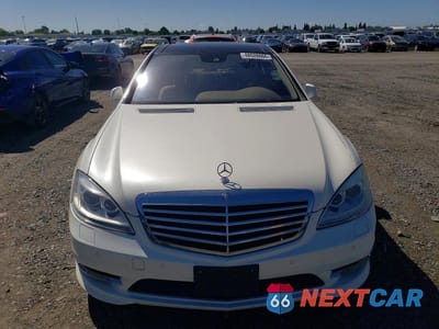 Piąte zdjęcie samochodu w środku: 2013 MERCEDES-BENZ S 550 VIN:WDDNG7DB2DA503881 - miniatura