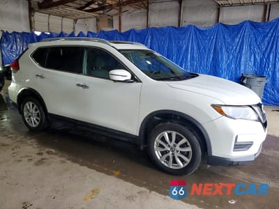 Czwarte zdjęcie samochodu z boku: 2017 NISSAN ROGUE SV VIN:5N1AT2MV0HC766636 - miniatura