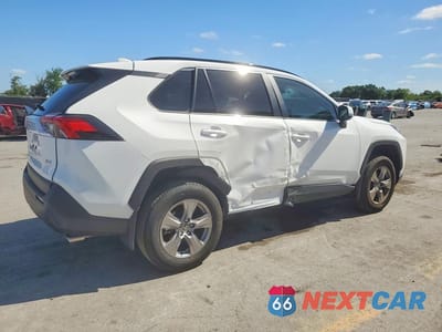 Trzecie zdjęcie samochodu z tyłu: 2025 TOYOTA RAV4 XLE VIN:2T3W1RFV2SC348929 - miniatura