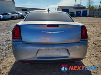 Zdjęcie 6 z 12 samochodu: 2018 CHRYSLER 300 S VIN:2C3CCAGG3JH267860 - miniatura