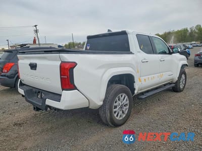 Trzecie zdjęcie samochodu z tyłu: 2025 TOYOTA TACOMA DOUBLE CAB VIN:3TMLB5JN8SM093400 - miniatura