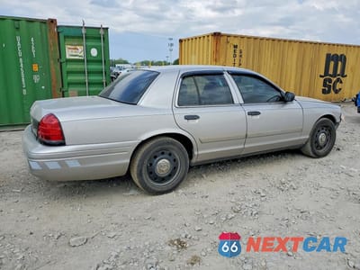 Trzecie zdjęcie samochodu z tyłu: 2009 FORD CROWN VICTORIA POLICE INTERCEPTOR VIN:2FAHP71V09X143357 - miniatura